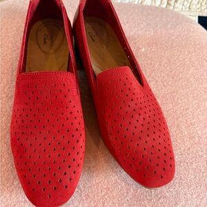 Clarks Women's chic red  Perforated Flats size 9
